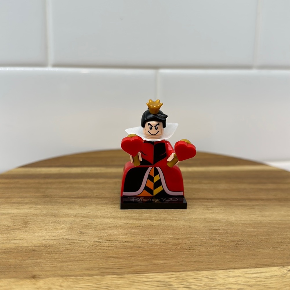Disney 100 Lego Minifigures - Queen of Hearts